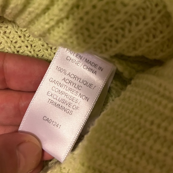 Lime green ribbed button-up V-neck sweater vest NWT - Picture 5 of 8